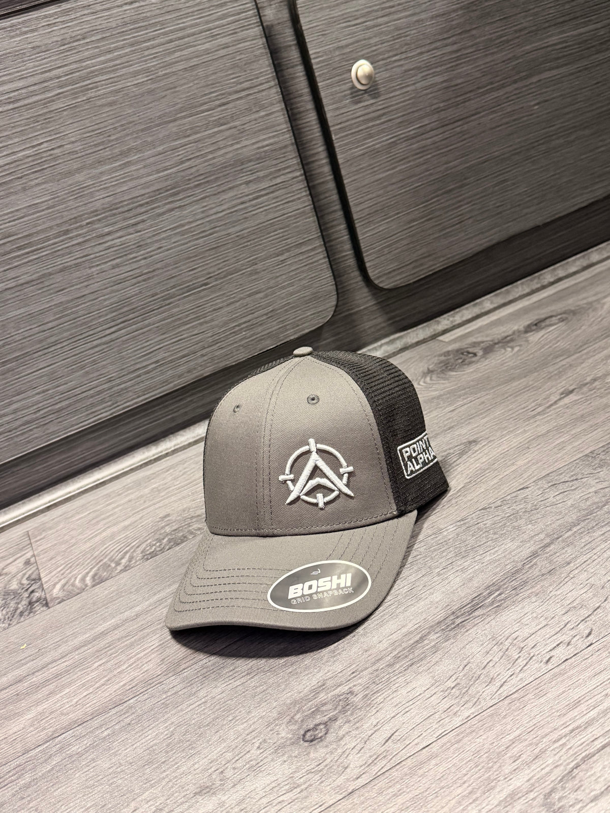 Smoke grey/black grid